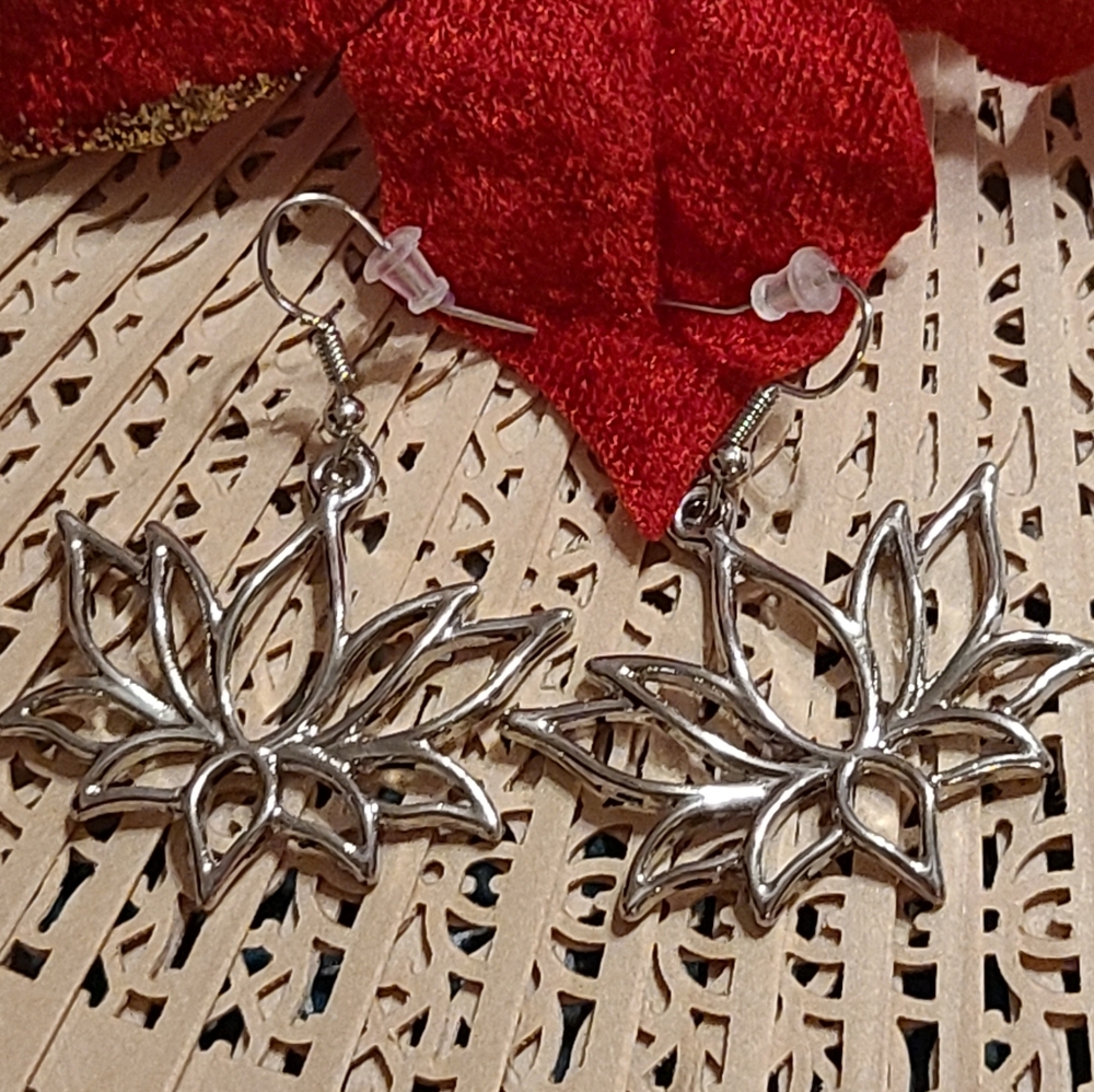 Vintage Silver Lotus Earrings